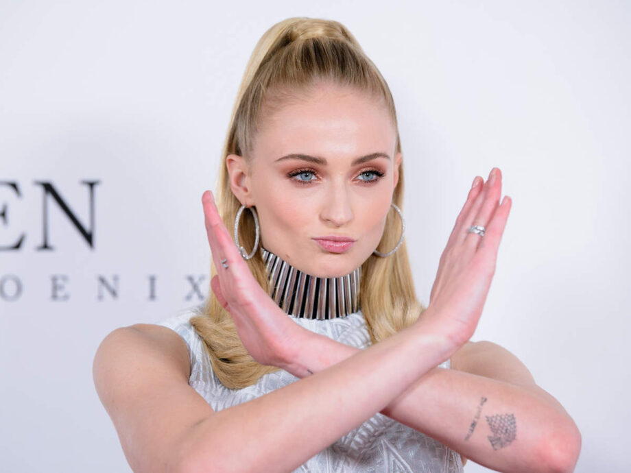 We Just Lost Our Hearts To Sophie Turner After A Glance At Her Pink Dress &  Pink Lips