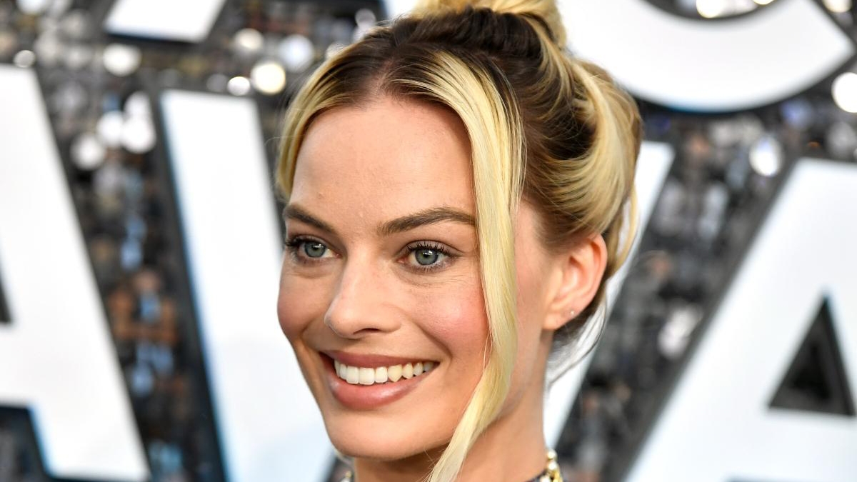 Margot Robbie's Skincare And Makeup Are Perfect For These Reasons, Check  This Out | IWMBuzz