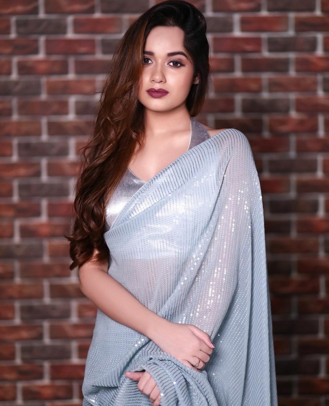 Jannat Zubair Rahmani Looks Stunning In A Grey Sequined Saree! | IWMBuzz