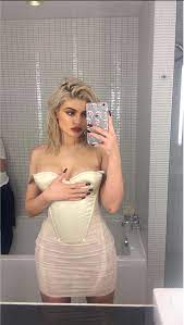 Add Corset To Your Outfit Like Kylie Jenner - 3