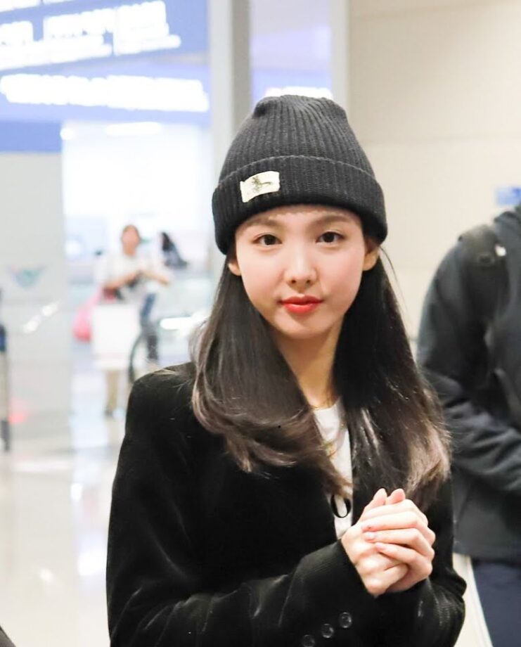 BLACKPINK Lisa And TWICE Nayeon Look Awwdorable In A Black Beanie: Who Is Your Fashion Inspo? - 1