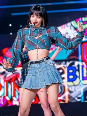 Blackpink’s Lisa Vs Twice’s Jihyo, Who Has The Best Stage Outfit Collection? - 0