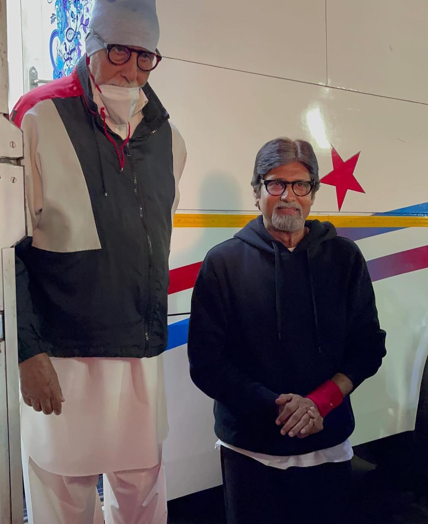 Bollywood's top star Amitabh Bachchan, right, poses next to a waxwork  figure of himself at the 10th International Indian Film Academy in Macau  Thursday, June 11, 2009. Bollywood's top stars gathered in the coastal  gambling enclave Macau on Thursday for ...