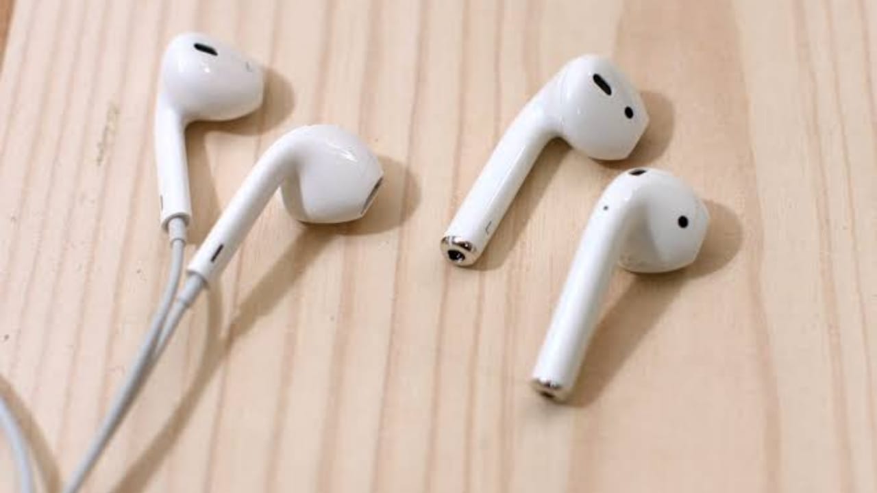 hvad som helst Andragende Tilladelse Earpods Vs Airpods: Which Is Best? | IWMBuzz