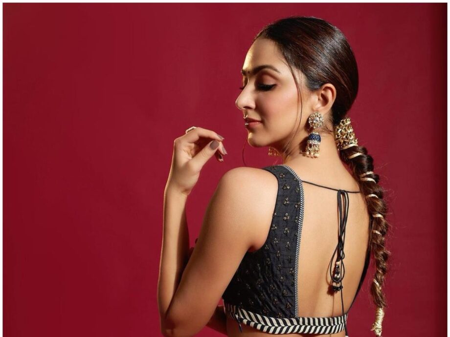 Looking For Traditional Hairstyles To Complement Your Lehenga? Take Cues  From Kiara Advani | IWMBuzz