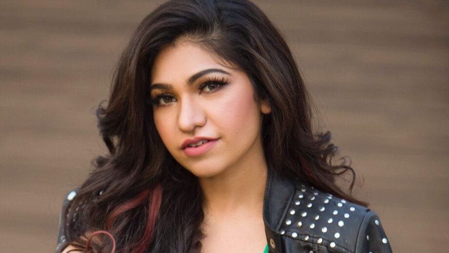 Tulsi Kumar’s Melodious Voice Will Bless Your Ears: Hear These Songs Today 625715