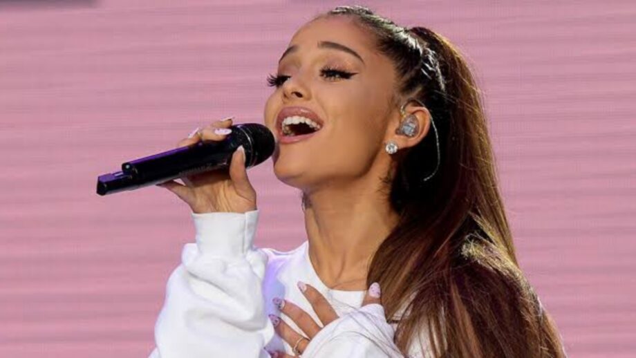 Ariana Grande's songs to play at a party 649561
