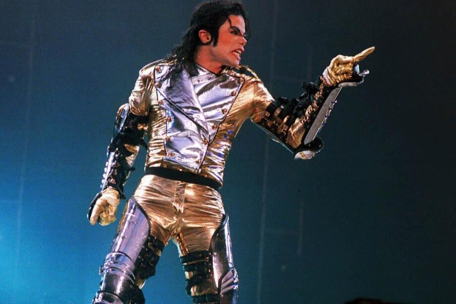 Fashion Alert: We Cannot Get Over These Iconic Outfits By Michael Jackson - 0