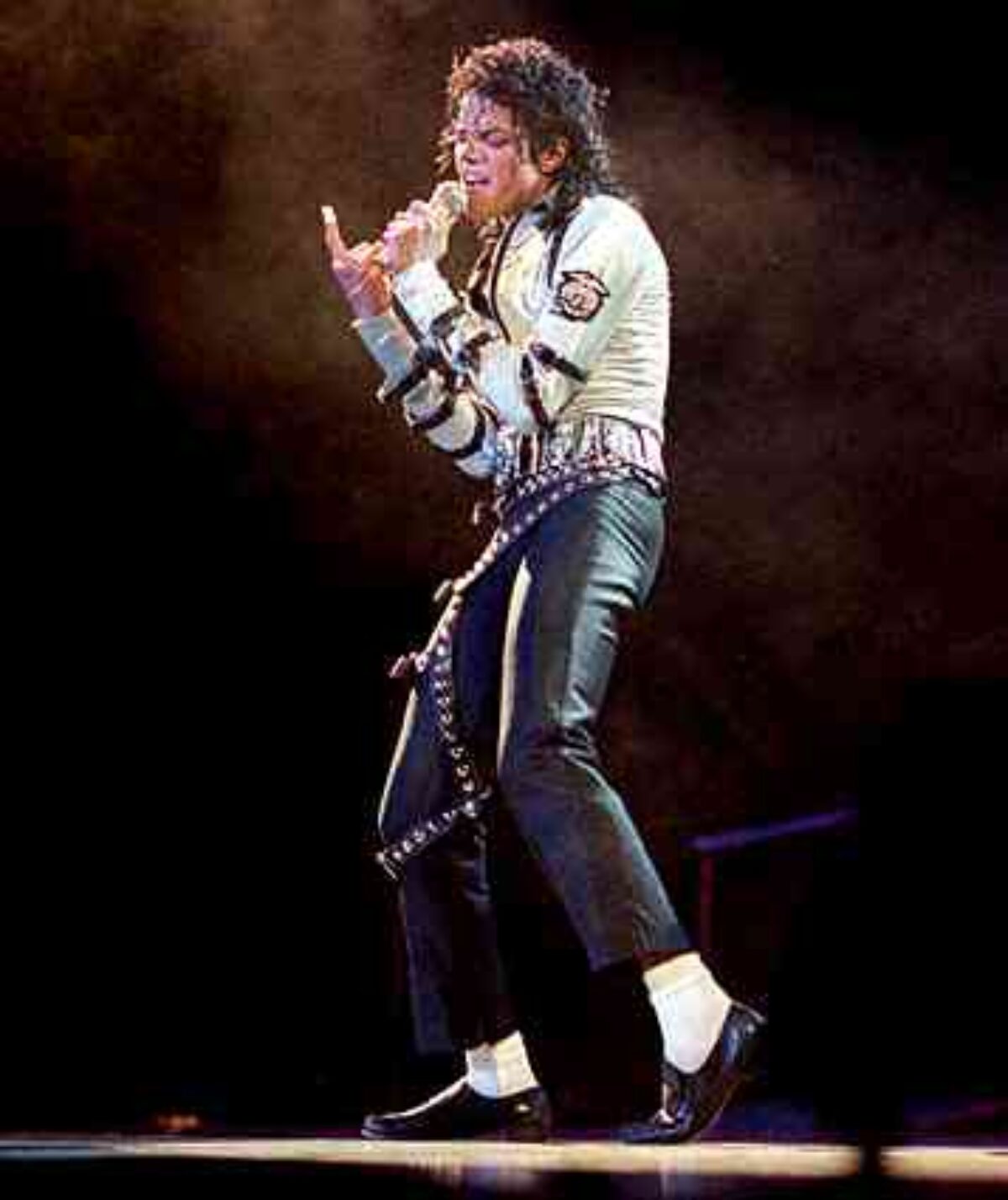 Fashion Alert: We Cannot Get Over These Iconic Outfits By Michael Jackson