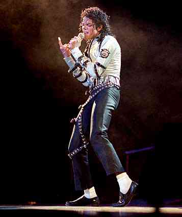 Fashion Alert: We Cannot Get Over These Iconic Outfits By Michael Jackson - 1