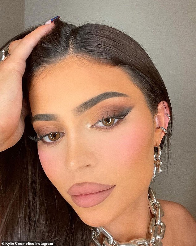 Kylie Jenners Go To Everyday Makeup Looks You Can Try Right Now