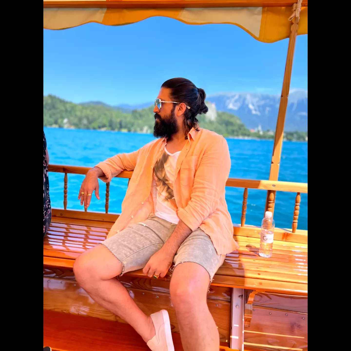 Radhika Pandit shares new romantic snaps with husband Yash, fans get 'couple goals'