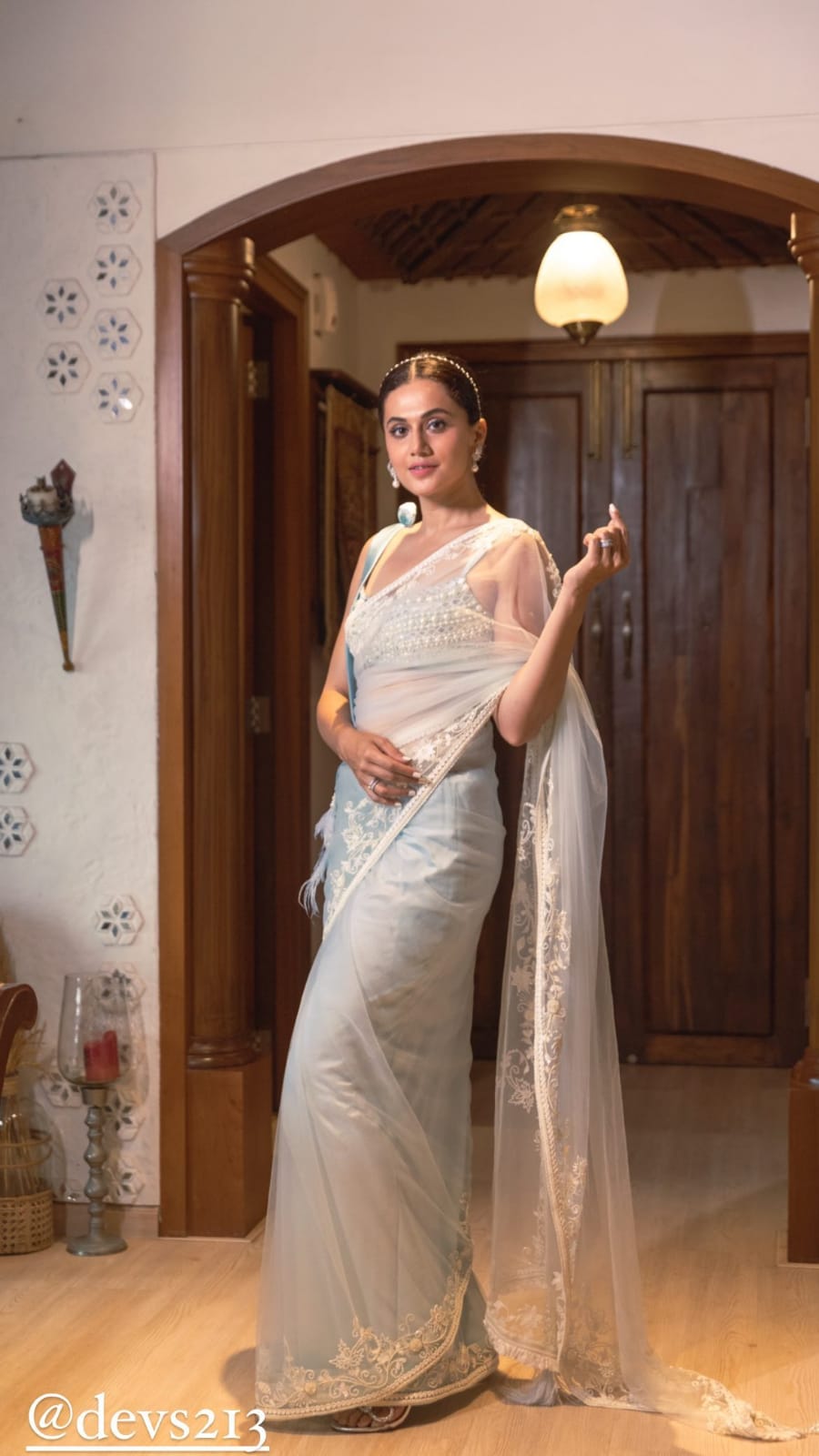 10 Ways Slim and Skinny Women Can Wear and Style Plain Sarees | Saree.com  By Asopalav