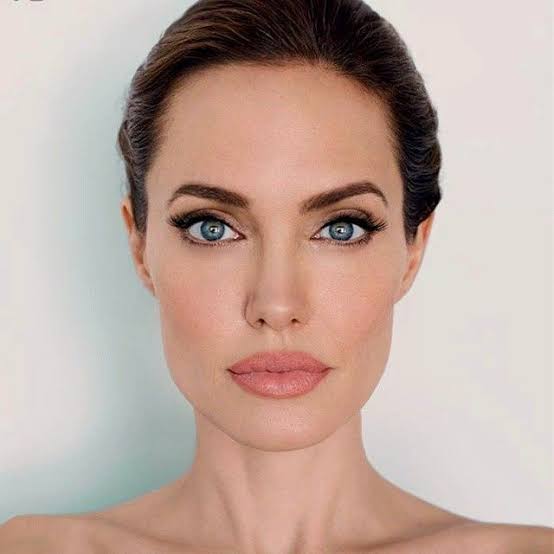 Menda City verden jeg er træt How To Get Angelina Jolie-Inspired Jelly Makeup Look? | IWMBuzz
