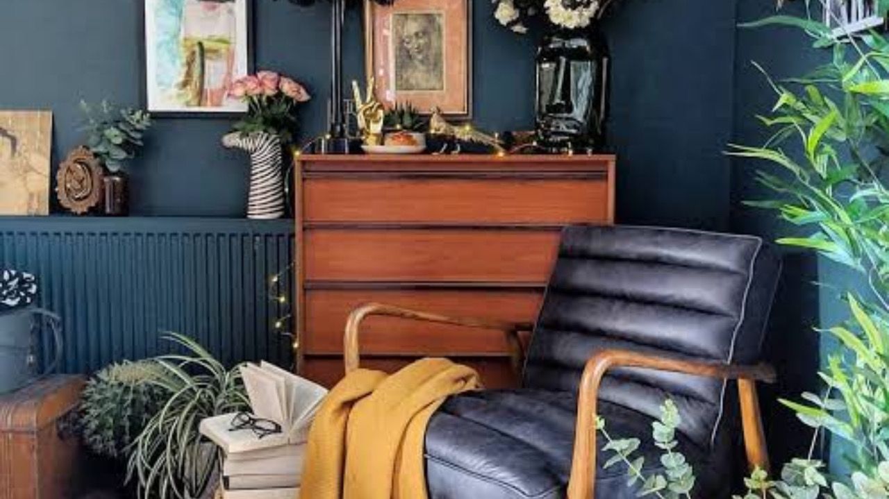 Tips For Decorating Your Home With Stylish Couches And Old Pieces