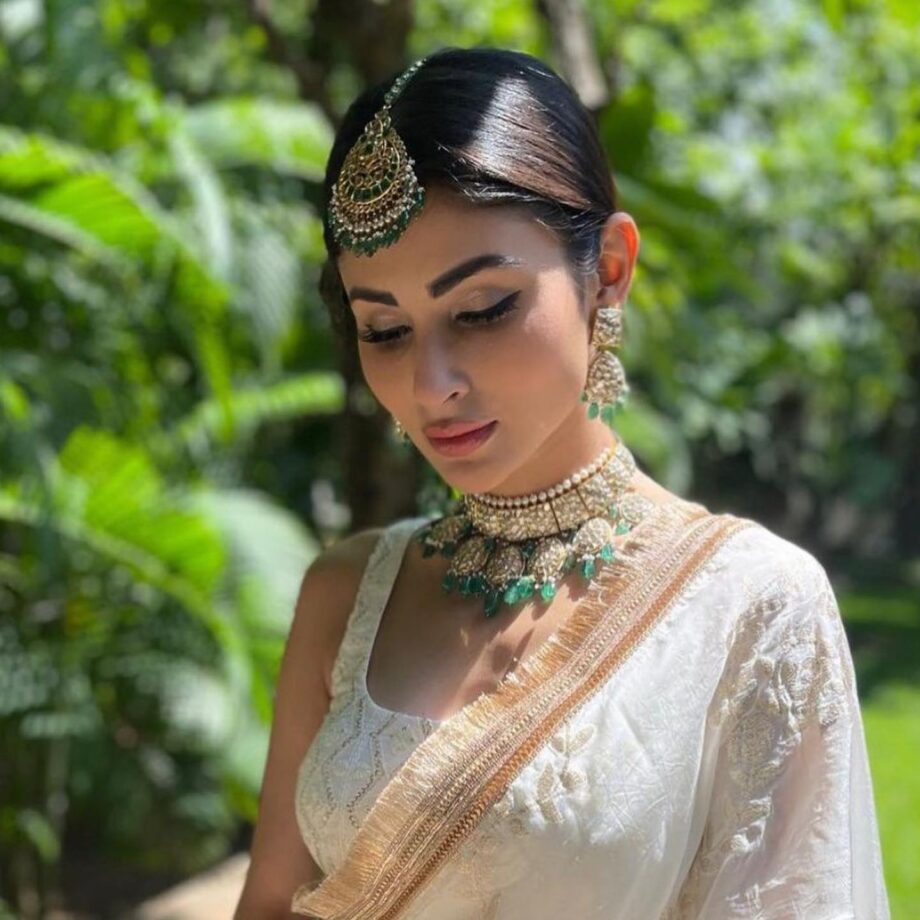 Mouni Roy Looks Regal In White Organza Lehenga With Gold Jewellery, See Her  Gorgeous Photos - News18