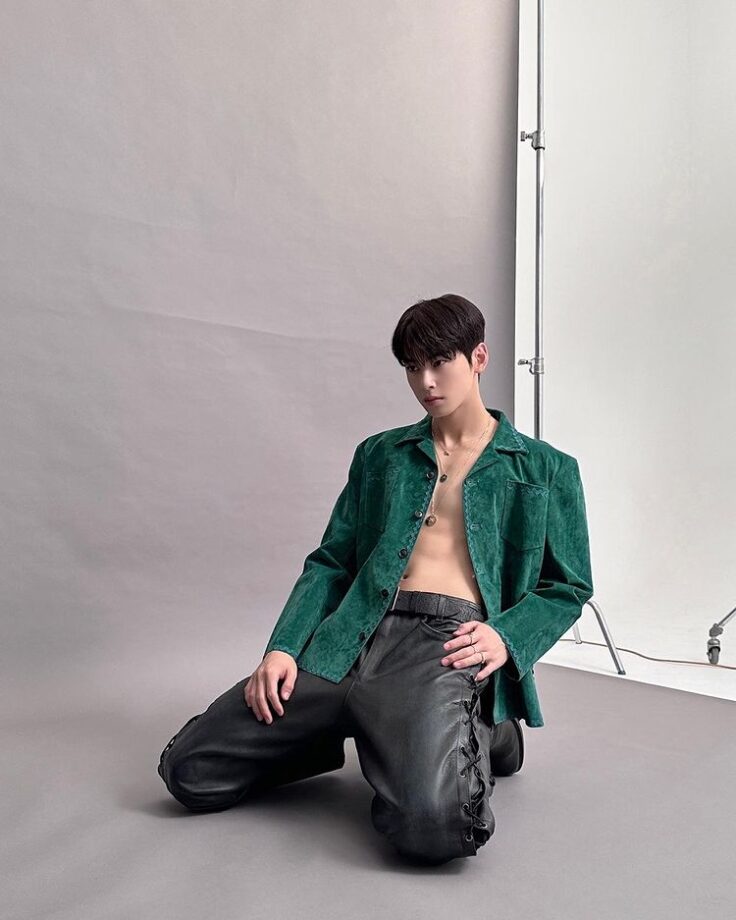 Check Out: Cha Eun-woo Looks Dapper In A Green Shirt-Coat And Layered  Necklaces From Chaumet