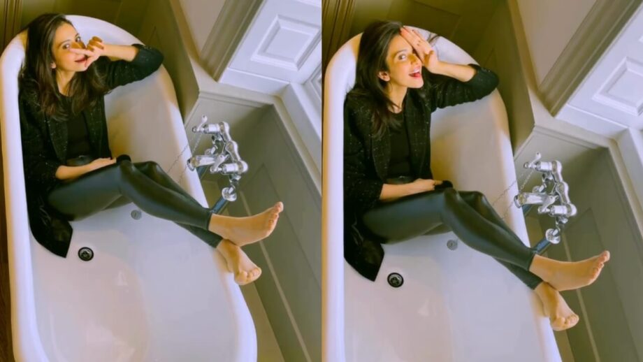 Check Out: Rakul Preet Singh Seems Absolutely Adorable As She "Chills" In A  Bathtub | IWMBuzz