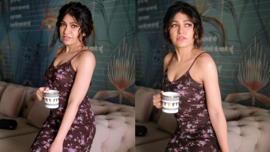 Tulsi Kumar’s Mesmerizing Sunkissed Pictures