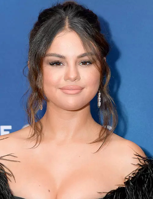Selena Gomez and Doja Cat: Popular Singers Embracing Their Unique  Hairstyles | IWMBuzz