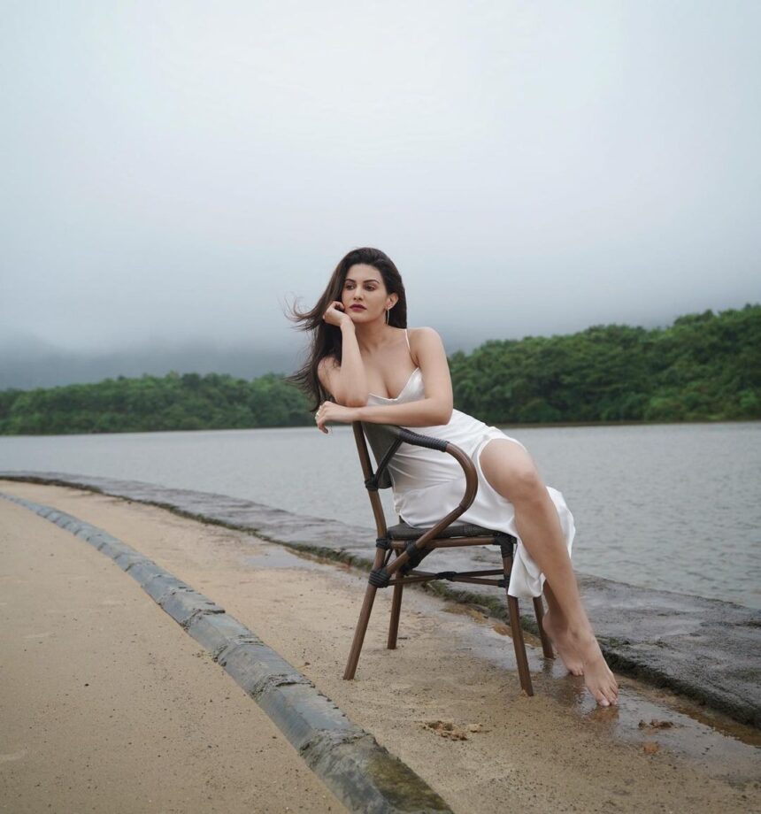 Amyra Dastur Looks Smoking Hot In White Thigh High-Slit Glamorous Dress 758329