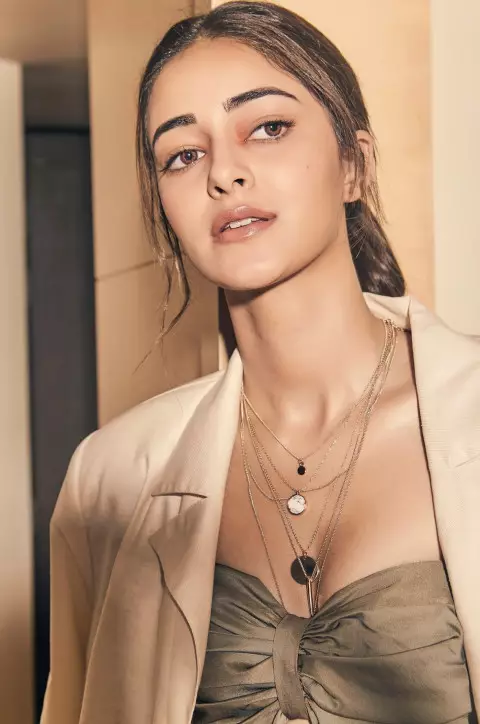 Ananya Panday's Minimalistic Accessories Adding Up To Her Dripping Looks; See Pics 754499