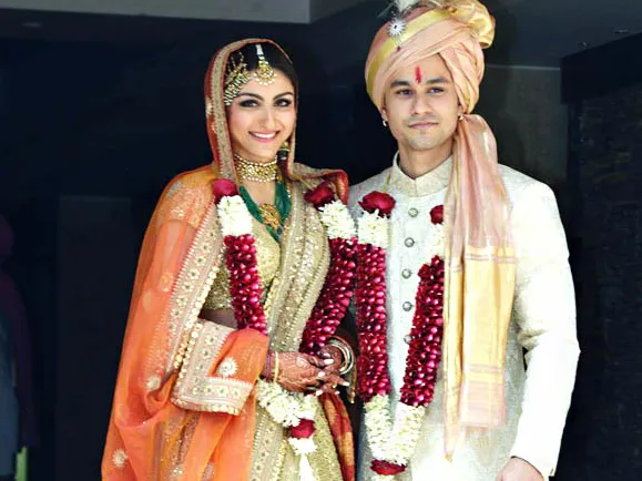 Anushka Sharma To Neha Kakkar: Divas Who Ditched Red Lehengas For Wedding 764989