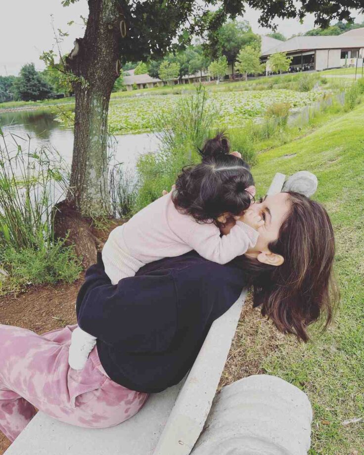 Anushka Sharma Treats Her Fans With Unseen Pic Of Daughter Vamika On Her 2nd Birthday 756303