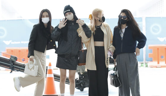 BTS Jungkook To Blackpink: Steal Airport Style From These Idols 754302