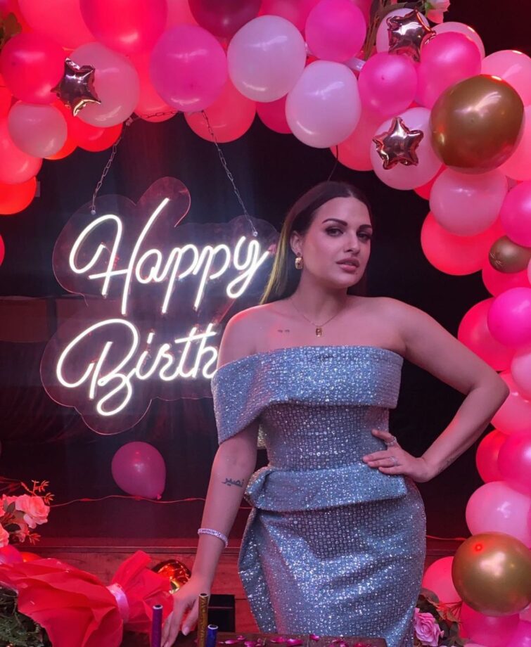 Check-Out Himanshi Khurana In Bold Bodycon Dresses 757260