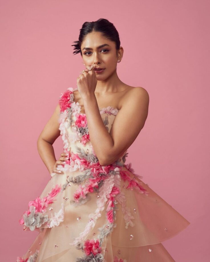 Check Out: Mrunal Thakur Looks Alluring In Light Ivory Floral Design Gown 763505
