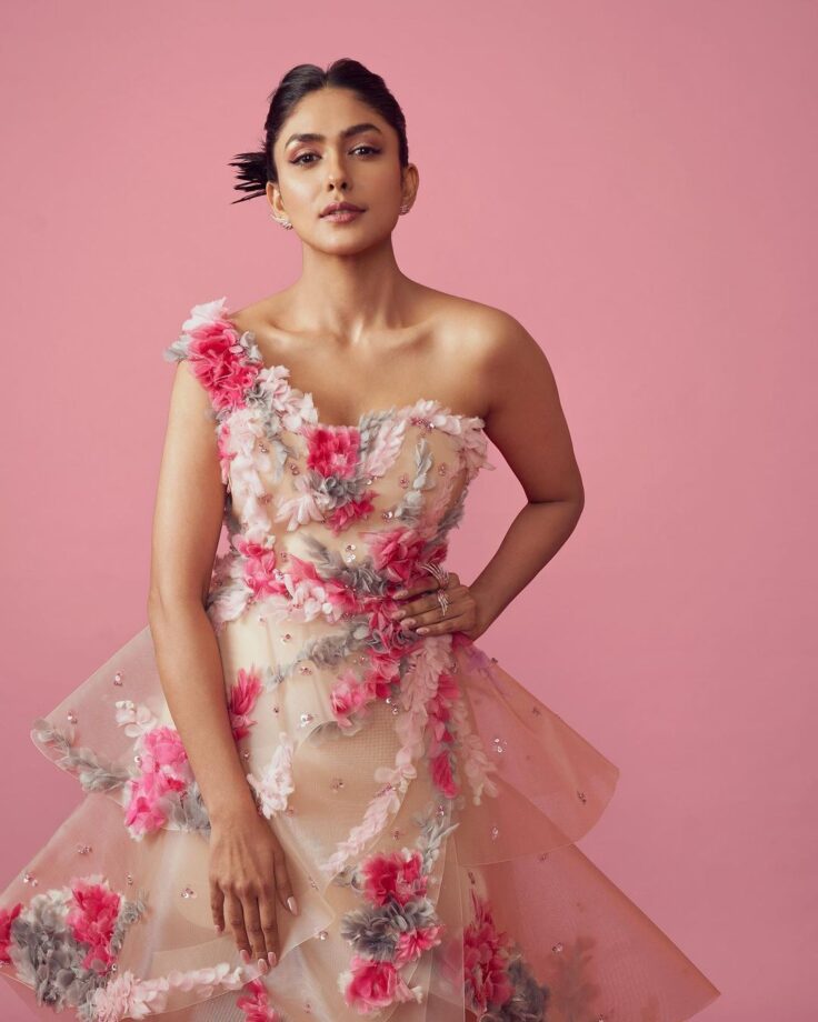 Check Out: Mrunal Thakur Looks Alluring In Light Ivory Floral Design Gown 763498