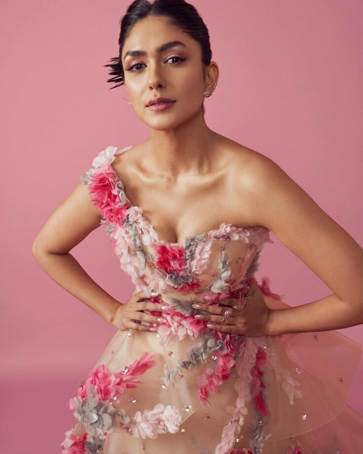 Check Out: Mrunal Thakur Looks Alluring In Light Ivory Floral Design Gown 763501