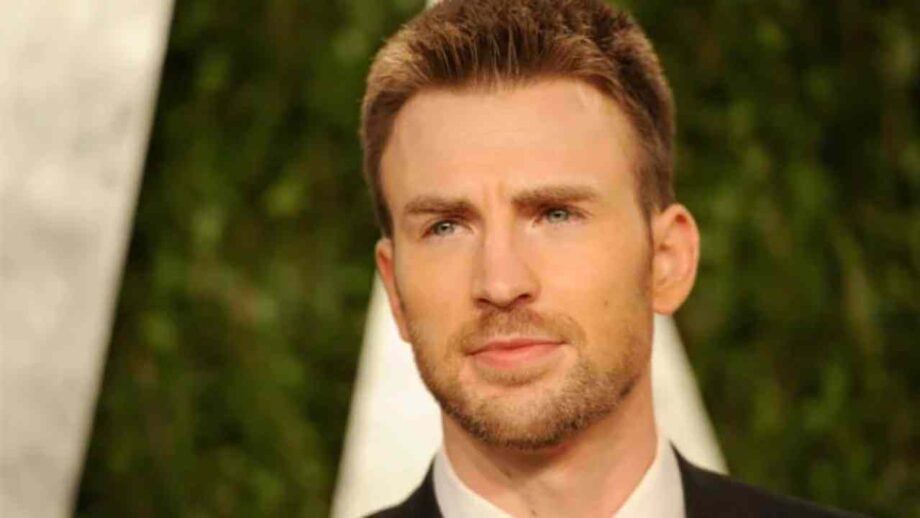 Chris Evans: Captain America of Avengers- Named 'Sexiest Man Alive' by PEOPLE Magazine 760577