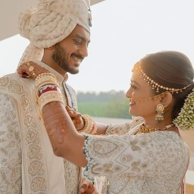 Cricketer Axar Patel gets married to Meha Patel 762992