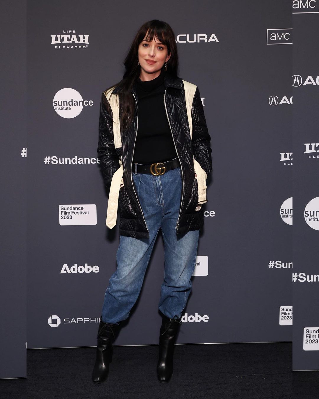 Dakota Johnson Looks Incredible In Black-White Jacket And Blue Jeans 760818