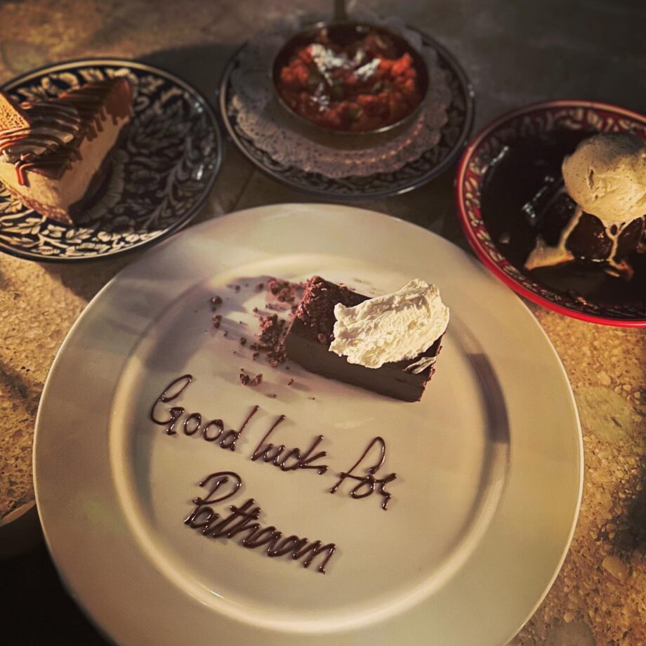 Deepika Padukone's Dessert Plate Comes With A Special Message that Says, 'Good Luck For Pathaan' 762339