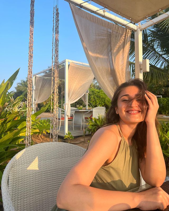 Dhvani Bhanushali's latest sunkissed avatar will make you fall in love 763964