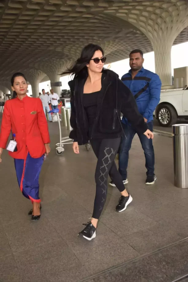 Effortlessly Chic: How to Master the Airport Look with Style Icon Katrina Kaif 763145