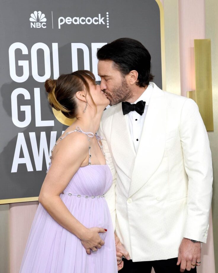 Golden Globes 2023: Kaley Cuoco flaunts her baby bump in gorgeous lilac gown 756389