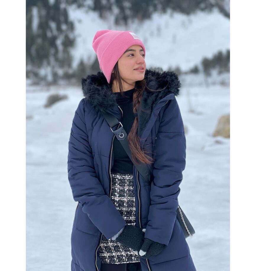Happy Birthday, Helly Shah! Check Out Pictures From Kashmir Vacation 754465