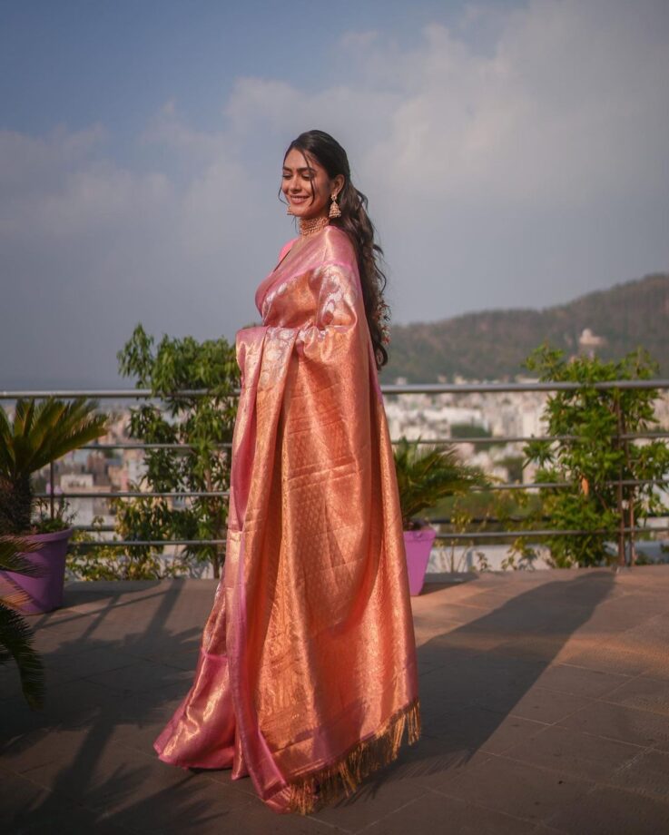 In Pics: Mrunal Thakur and Kajol's stunning saree game is too strong 762776