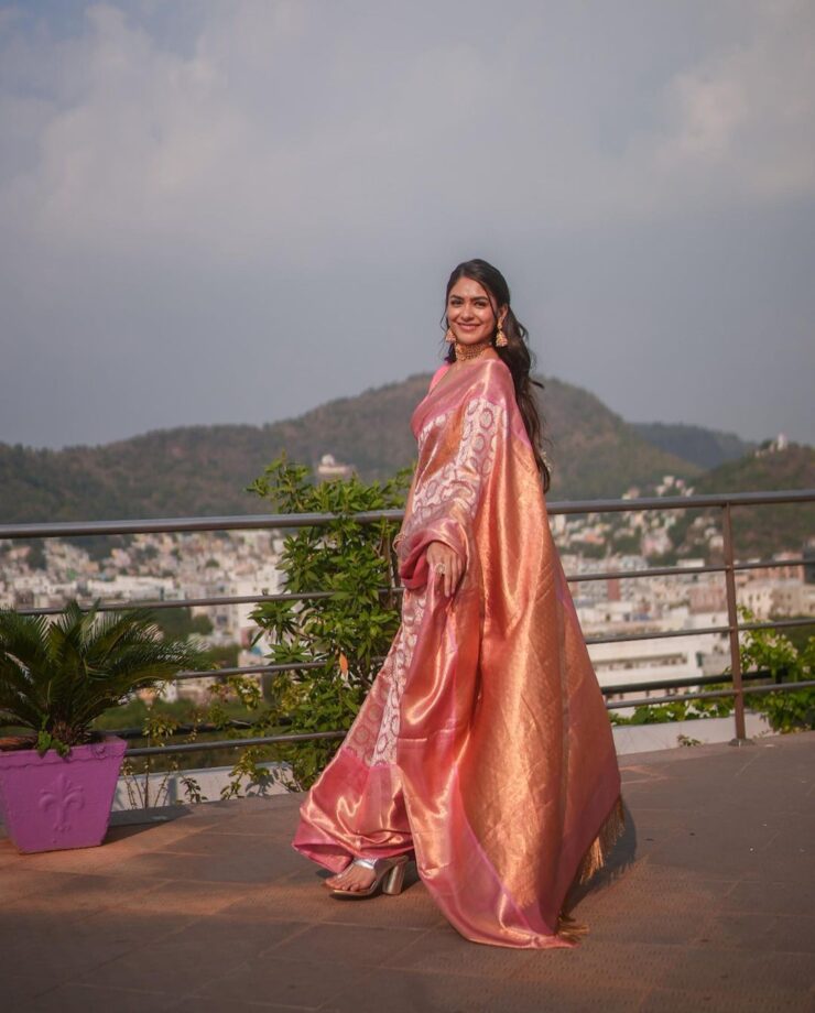 In Pics: Mrunal Thakur and Kajol's stunning saree game is too strong 762777