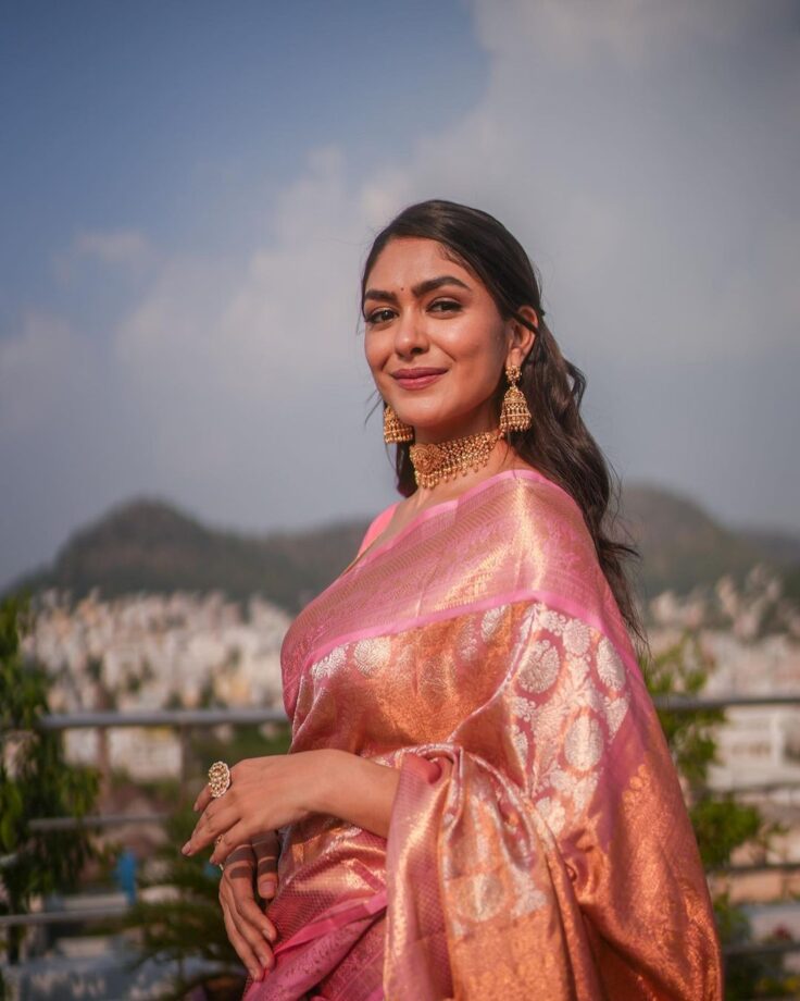 In Pics: Mrunal Thakur and Kajol's stunning saree game is too strong 762779