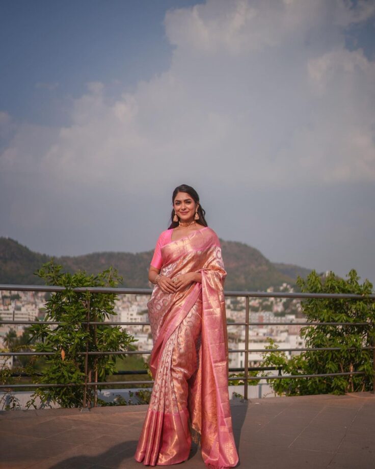 In Pics: Mrunal Thakur and Kajol's stunning saree game is too strong 762780