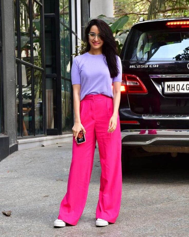In Pics: Shraddha Kapoor Gets Papped In Lilac Coloured T-shirts And Pink Pants 757549