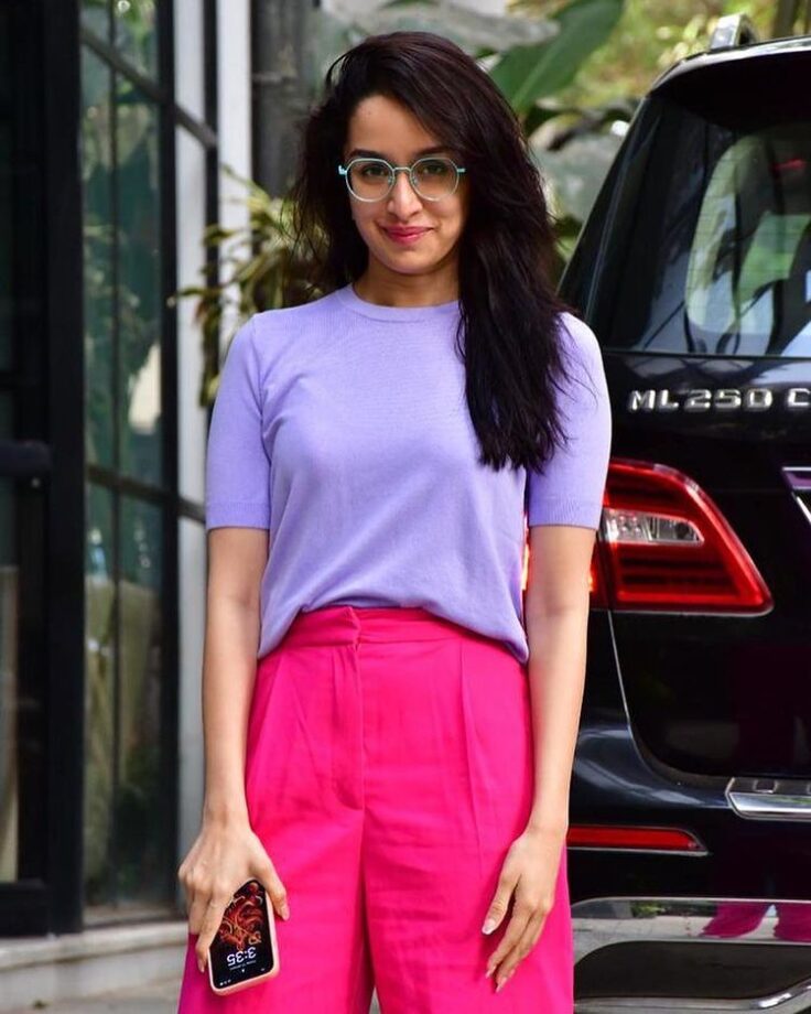 In Pics: Shraddha Kapoor Gets Papped In Lilac Coloured T-shirts And Pink Pants 757551