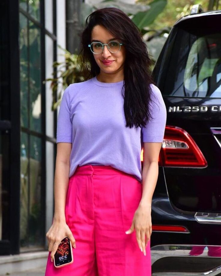In Pics: Shraddha Kapoor Gets Papped In Lilac Coloured T-shirts And Pink Pants 757548