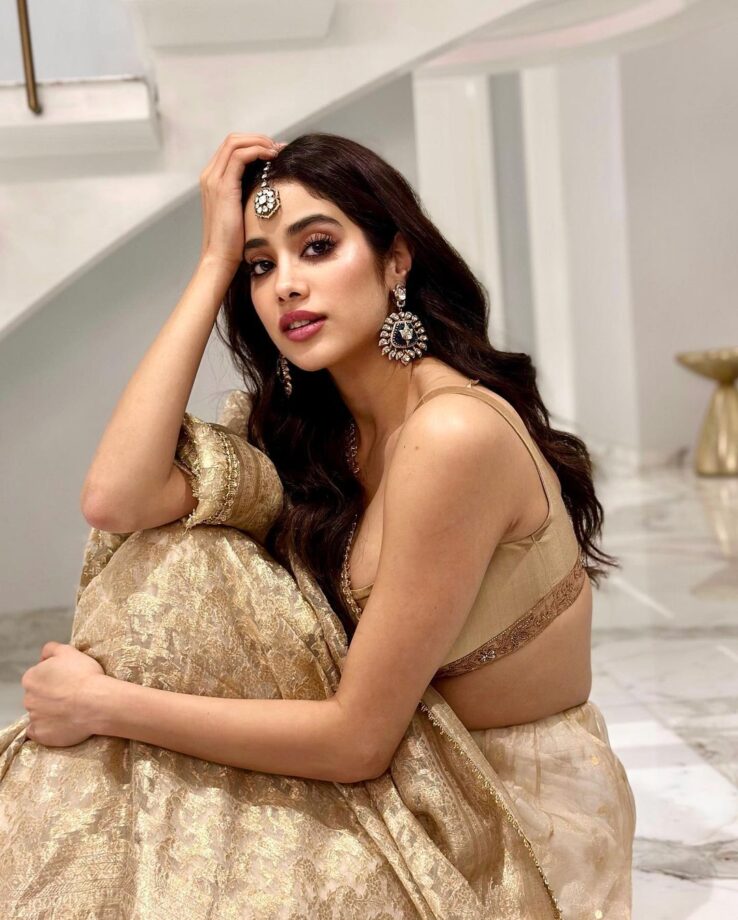 Janhvi Kapoor burns oomph game with perfection, see pics 758954