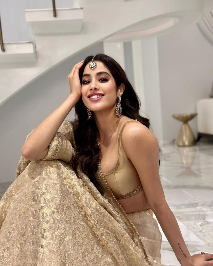 Janhvi Kapoor burns oomph game with perfection, see pics 758950